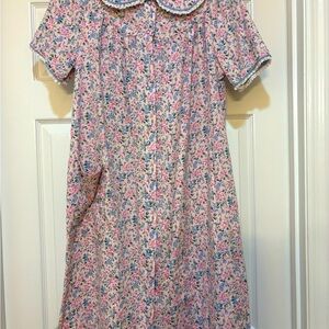 Vintage Lady Manhattan Size Med Floral laceTrim Polyester House Robe Nightgown